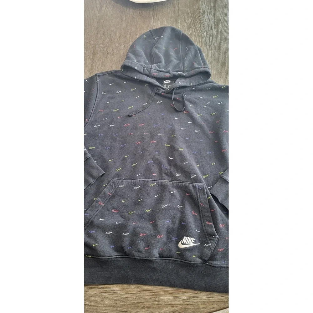 Nike sportswear club